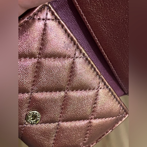 ❤️SOLD❤️🦄✨Auth CHANEL Iridescent Lambskin Small Quilted Flap Wallet in Purple - Picture 13 of 13
